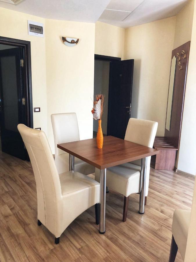 Hotel Crystal Palace Râmnicu Vâlcea Eksteriør bilde